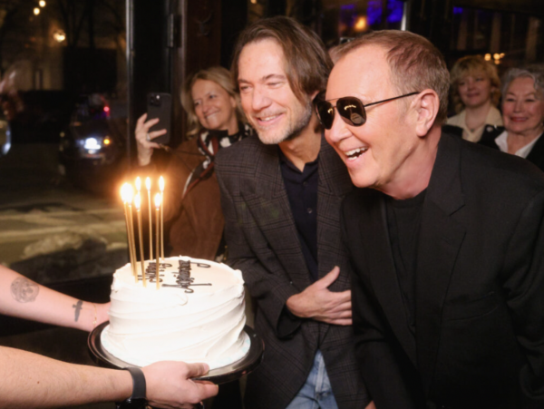 Celebró el diseñador Michael Kors 45 años de vestir a Nueva York